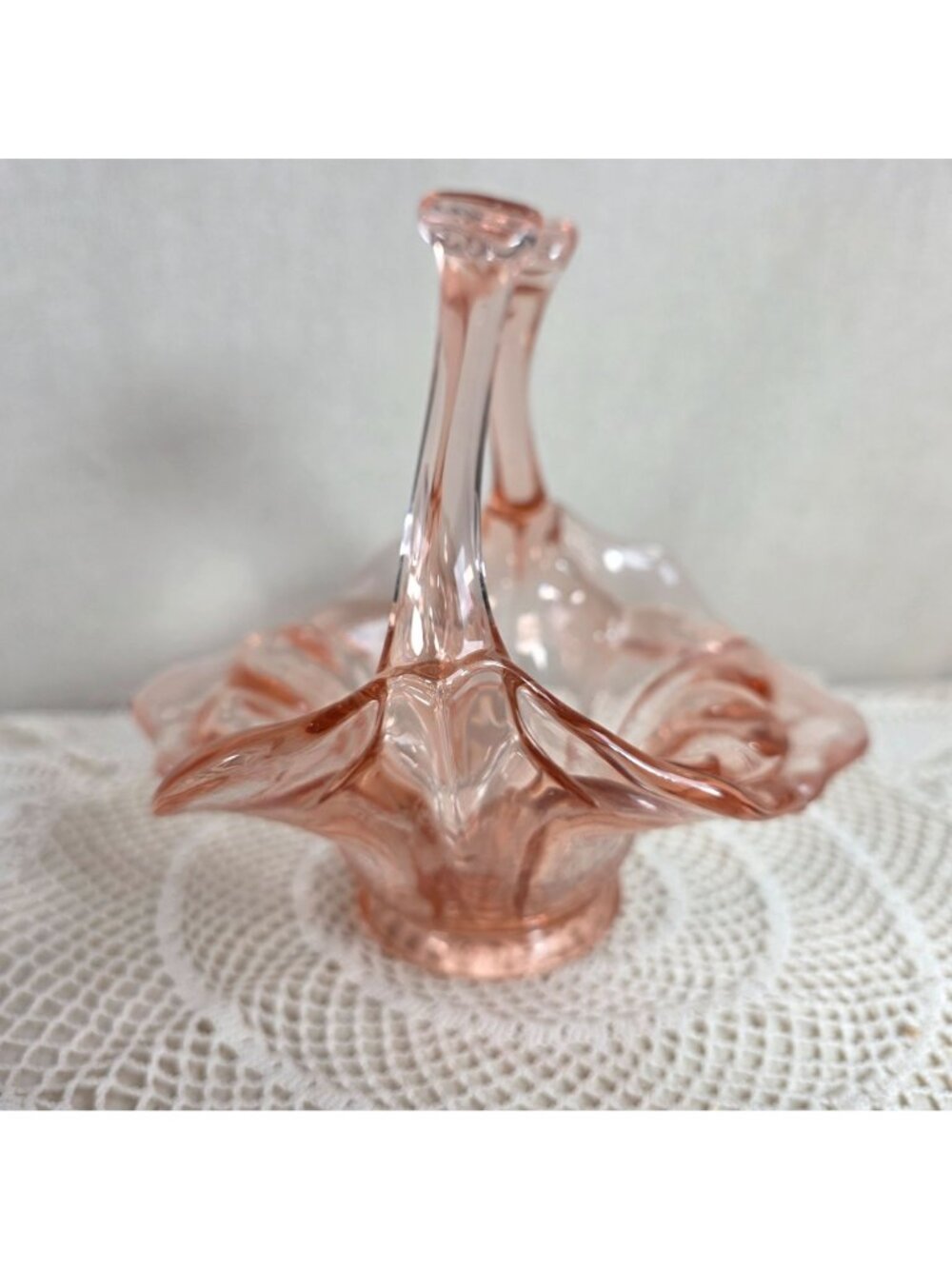 Vintage Pink Glass Basket With Handle Made In Italy 6 1/2" Diameter 6" Tall Eleg - Picture 4 of 7